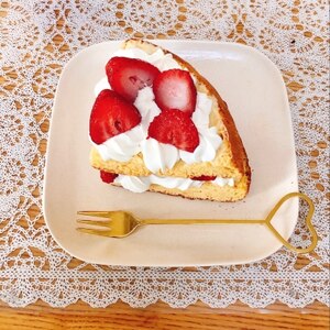 グラスで簡単♡いちごのケーキ